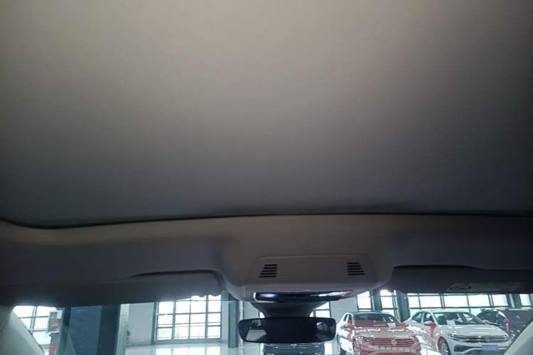 Used Volkswagen ID.7 VIZZION 2024 PRO Model Headliner