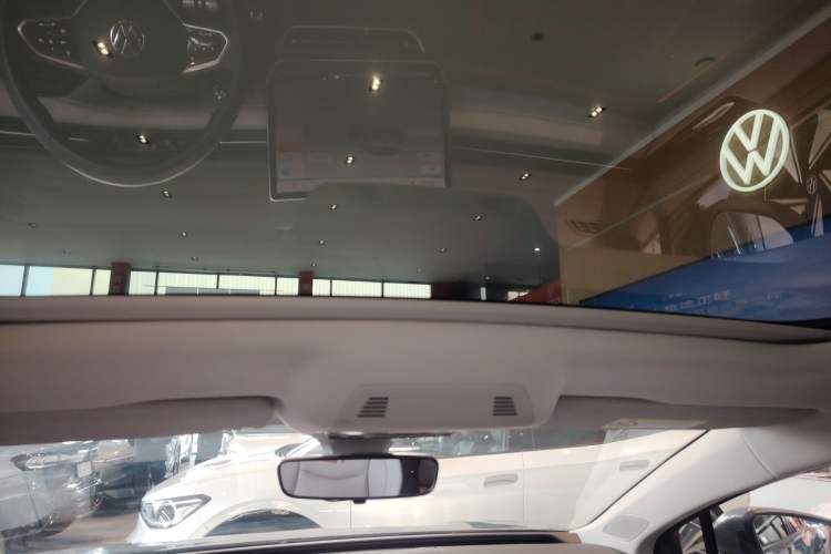 Used Volkswagen ID.7 VIZZION 2024 AIR model Headliner