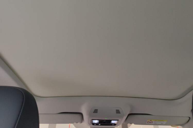 Used Volkswagen ID.7 VIZZION 2024 PRO Model Headliner