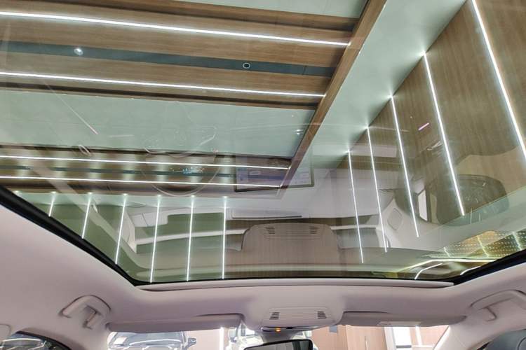 Used Volkswagen ID.7 VIZZION 2024 AIR model Headliner