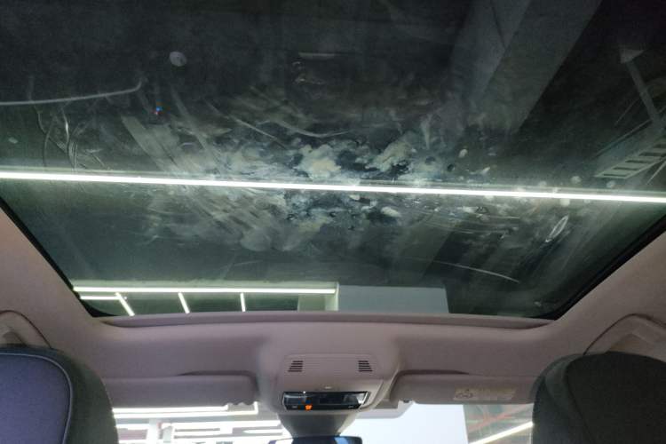 Used Volkswagen ID.7 VIZZION 2024 PRO Model Headliner