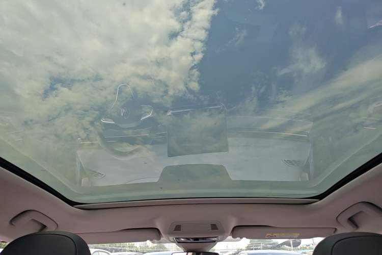 Used Volkswagen ID.7 VIZZION 2024 PRO Model Headliner