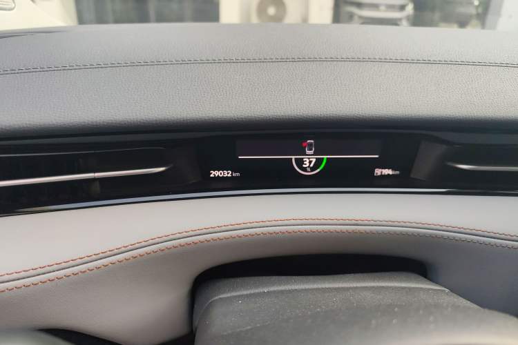 Used Volkswagen ID.7 VIZZION 2024 AIR model Instrument Cluster