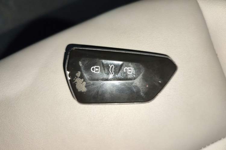 Used Volkswagen ID.7 VIZZION 2024 AIR model Interior 1