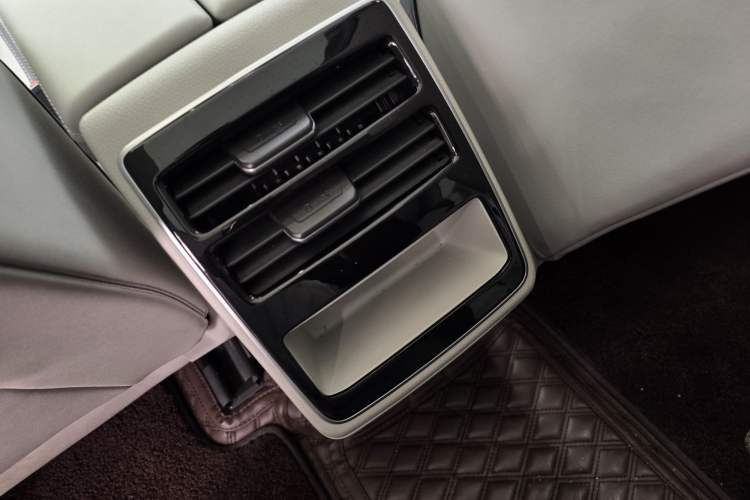 Used Volkswagen ID.7 VIZZION 2024 First Edition Interior 2