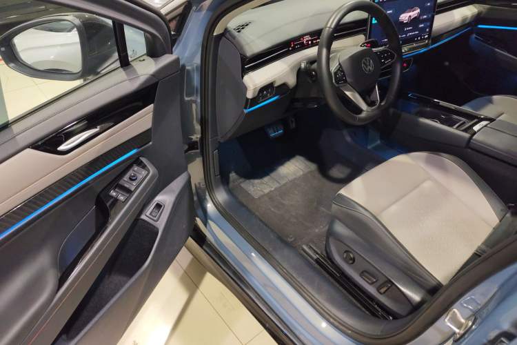 Used Volkswagen ID.7 VIZZION 2024 AIR model Interior 3