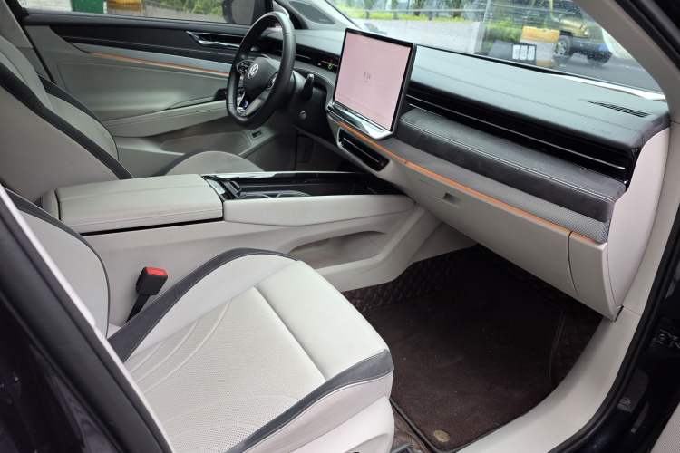 Used Volkswagen ID.7 VIZZION 2024 First Edition Interior 6