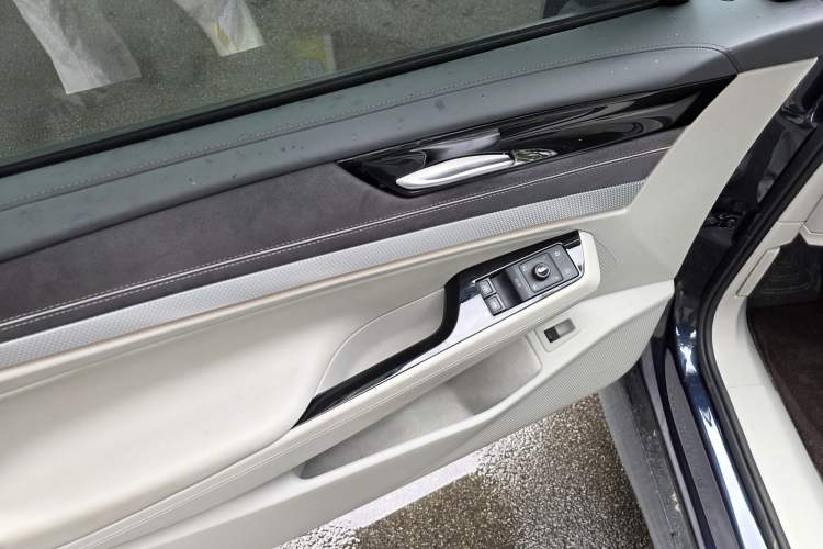 Used Volkswagen ID.7 VIZZION 2024 First Edition Interior 8