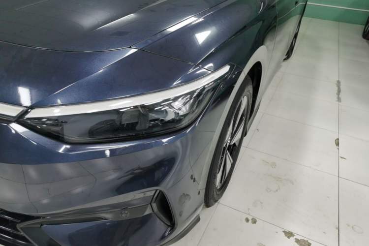 Used Volkswagen ID.7 VIZZION 2024 AIR model Left Front Headlight