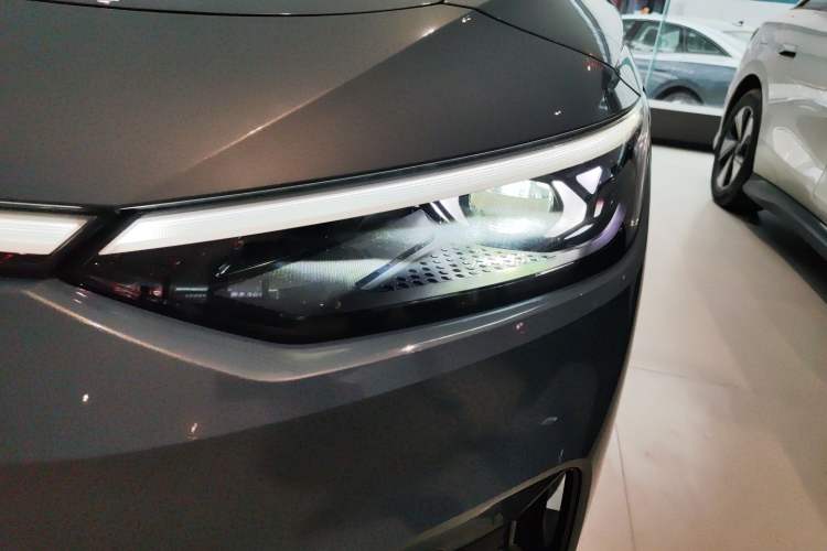 Used Volkswagen ID.7 VIZZION 2024 PRO Model Left Front Headlight