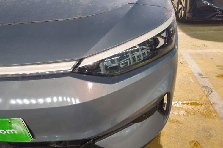 Used Volkswagen ID.7 VIZZION 2024 AIR model Left Front Headlight
