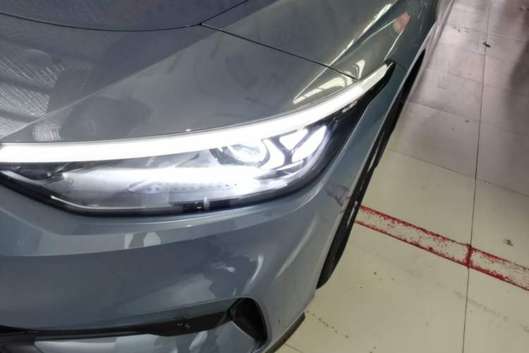 Used Volkswagen ID.7 VIZZION 2024 AIR model Left Front Headlight