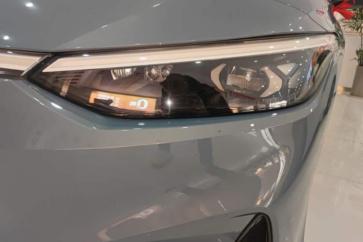 Used Volkswagen ID.7 VIZZION 2024 First Edition Left Front Headlight