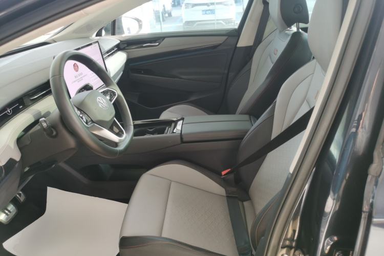 Used Volkswagen ID.7 VIZZION 2024 AIR model Left Front Seat