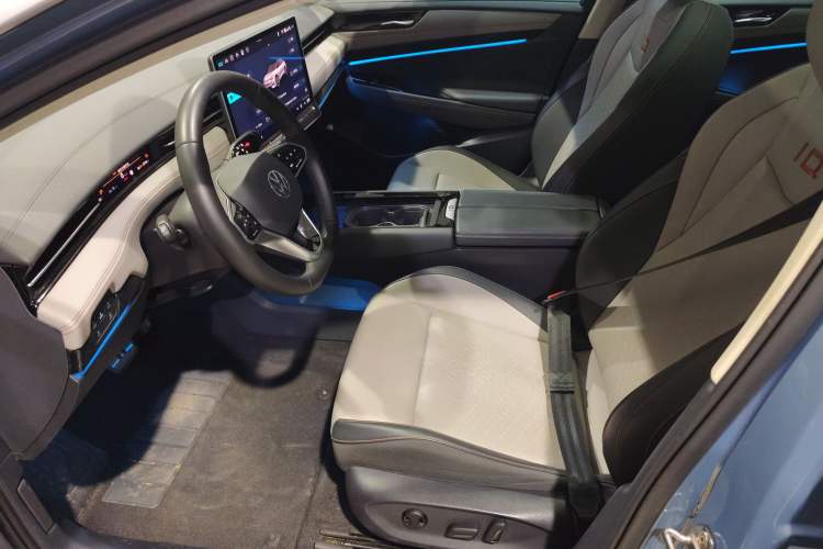 Used Volkswagen ID.7 VIZZION 2024 AIR model Left Front Seat