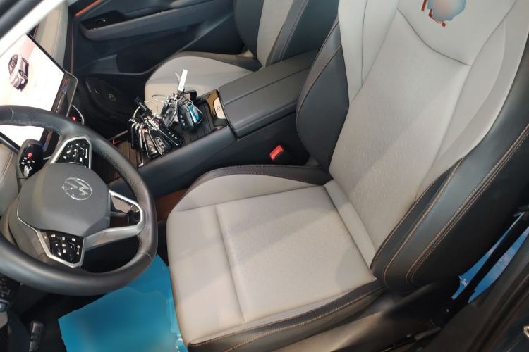 Used Volkswagen ID.7 VIZZION 2024 AIR model Left Front Seat