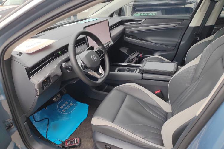 Used Volkswagen ID.7 VIZZION 2024 First Edition Left Front Seat