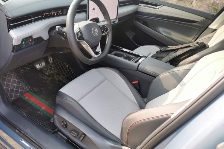 Used Volkswagen ID.7 VIZZION 2024 AIR model Left Front Seat
