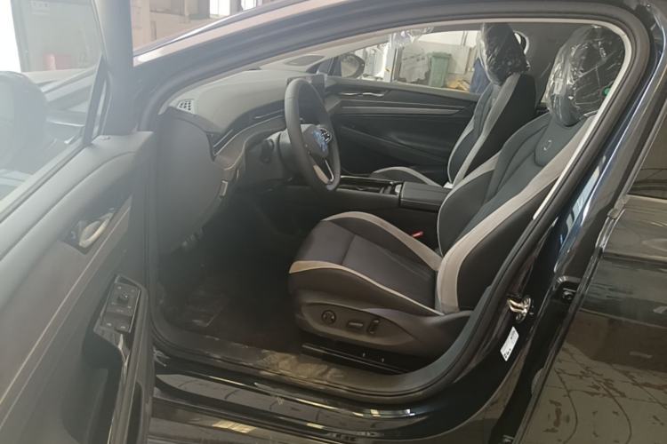 Used Volkswagen ID.7 VIZZION 2024 PRO Model Left Front Seat