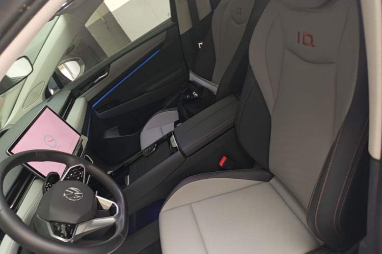 Used Volkswagen ID.7 VIZZION 2024 AIR model Left Front Seat