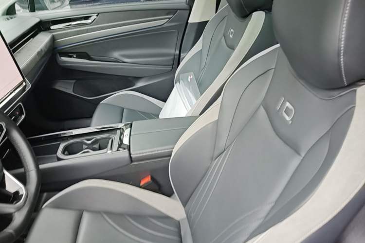 Used Volkswagen ID.7 VIZZION 2024 First Edition Left Front Seat