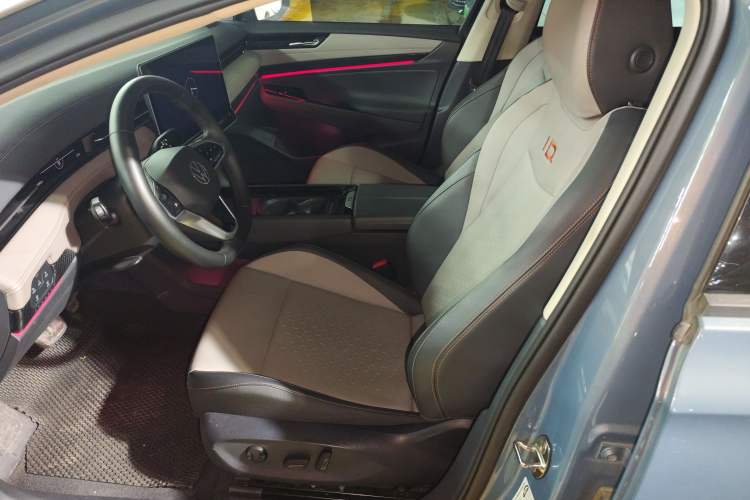 Used Volkswagen ID.7 VIZZION 2024 AIR model Left Front Seat