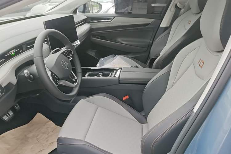 Used Volkswagen ID.7 VIZZION 2024 AIR model Left Front Seat