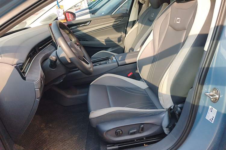 Used Volkswagen ID.7 VIZZION 2024 First Edition Left Front Seat