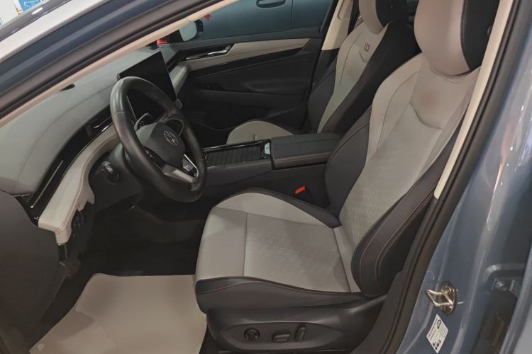 Used Volkswagen ID.7 VIZZION 2024 First Edition Left Front Seat