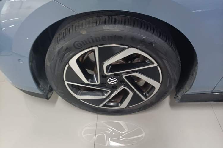 Used Volkswagen ID.7 VIZZION 2024 PRO Model Left Front Wheel Hub