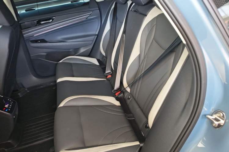 Used Volkswagen ID.7 VIZZION 2024 PRO Model Left Rear Seat