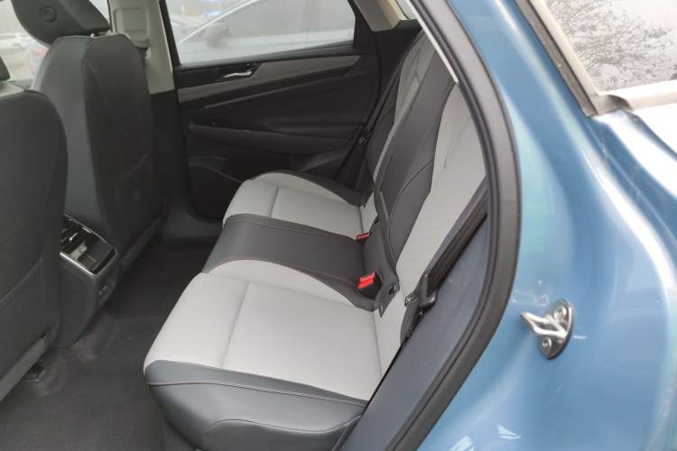 Used Volkswagen ID.7 VIZZION 2024 AIR model Left Rear Seat