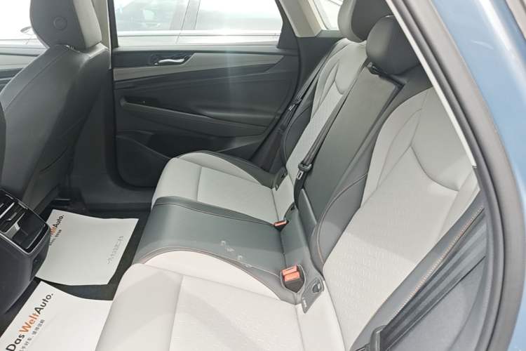 Used Volkswagen ID.7 VIZZION 2024 AIR model Left Rear Seat