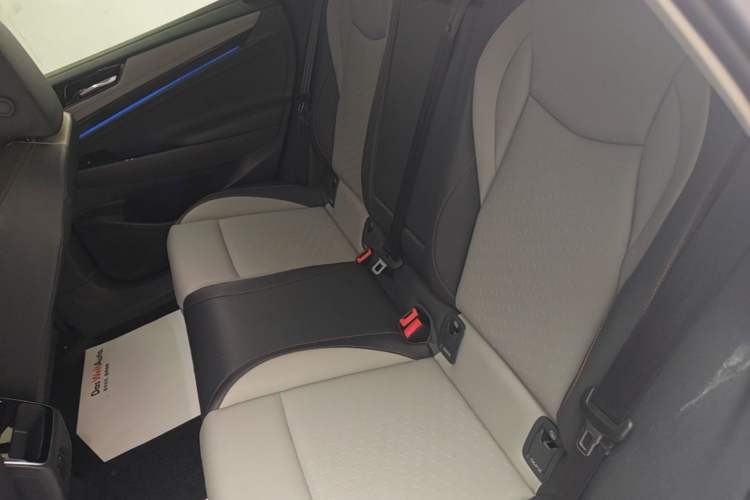 Used Volkswagen ID.7 VIZZION 2024 AIR model Left Rear Seat