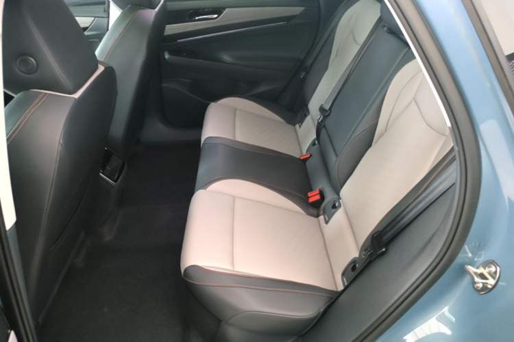 Used Volkswagen ID.7 VIZZION 2024 AIR model Left Rear Seat