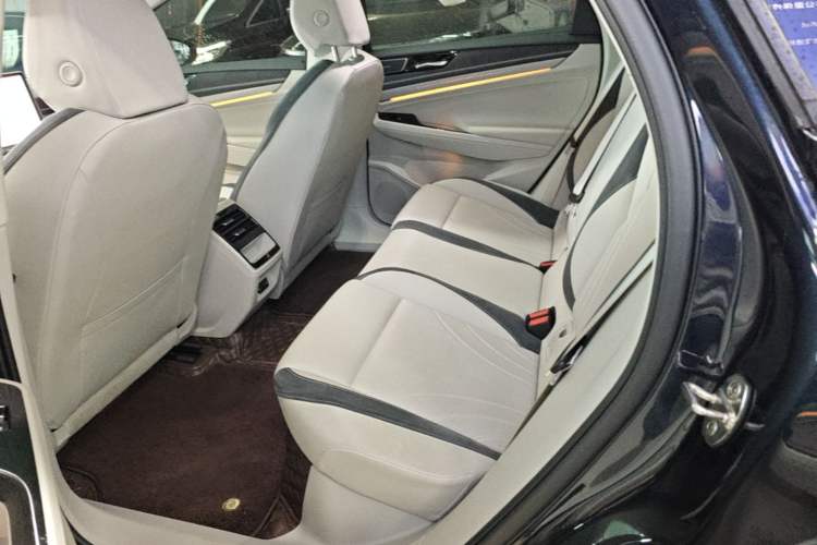 Used Volkswagen ID.7 VIZZION 2024 First Edition Left Rear Seat