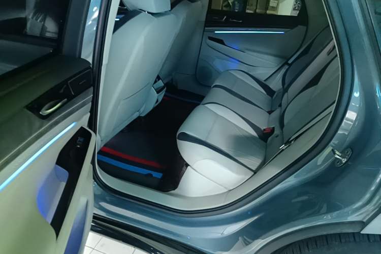 Used Volkswagen ID.7 VIZZION 2024 First Edition Left Rear Seat