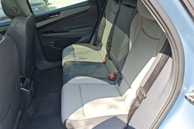 Used Volkswagen ID.7 VIZZION 2024 AIR model Left Rear Seat