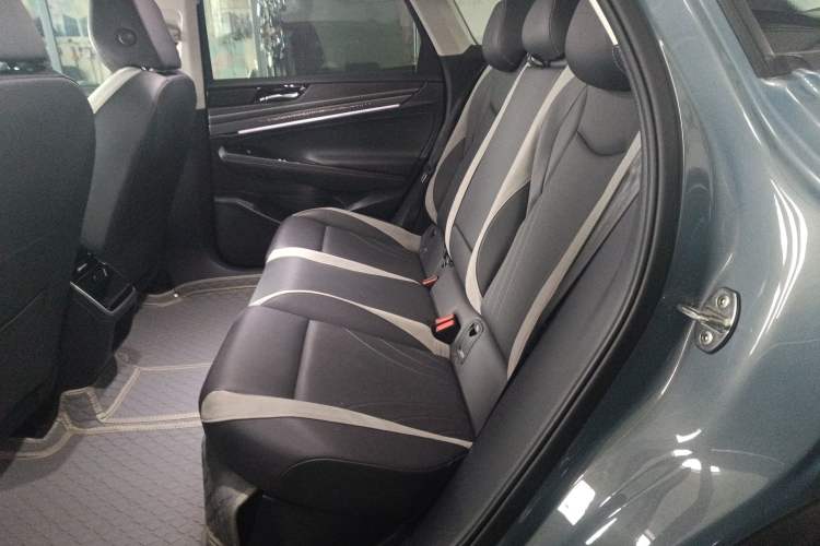 Used Volkswagen ID.7 VIZZION 2024 First Edition Left Rear Seat