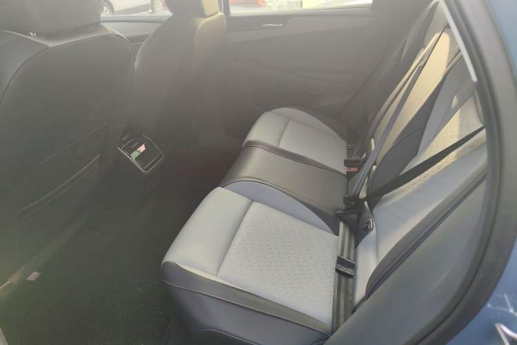 Used Volkswagen ID.7 VIZZION 2024 AIR model Left Rear Seat