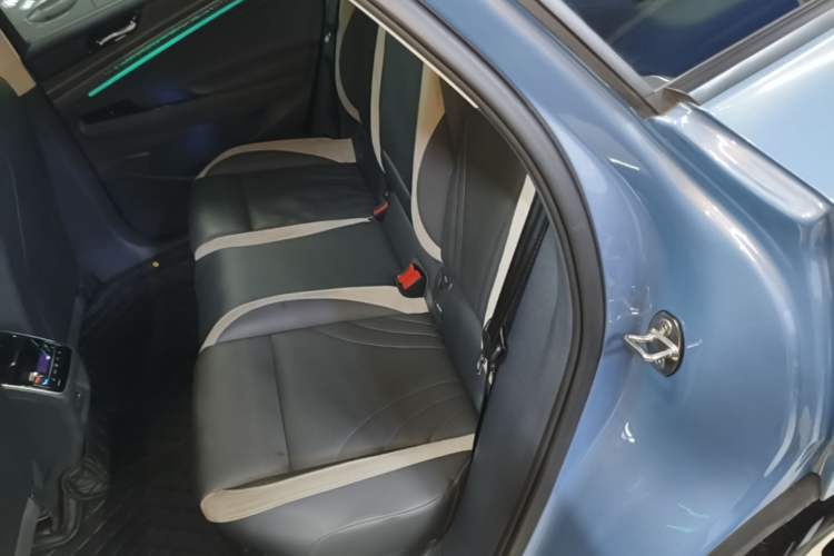 Used Volkswagen ID.7 VIZZION 2024 PRO Model Left Rear Seat