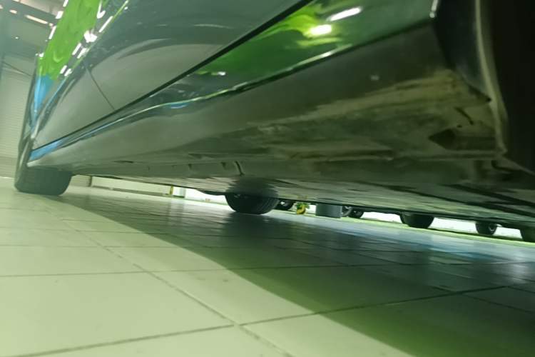 Used Volkswagen ID.7 VIZZION 2024 AIR model Left Side Sill