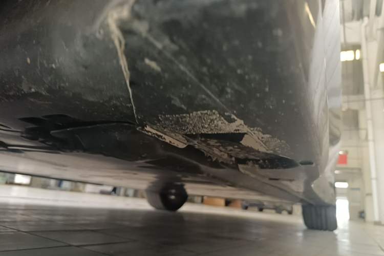 Used Volkswagen ID.7 VIZZION 2024 PRO Model Left Side Sill