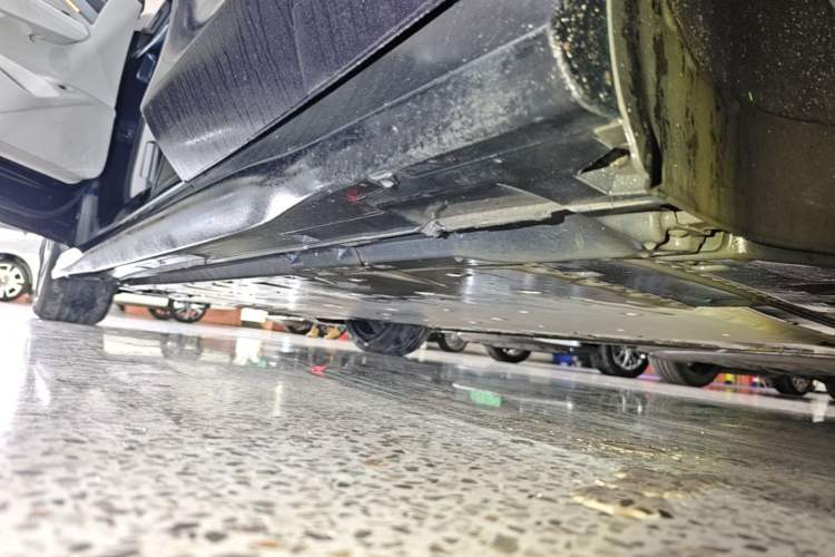 Used Volkswagen ID.7 VIZZION 2024 First Edition Left Side Sill