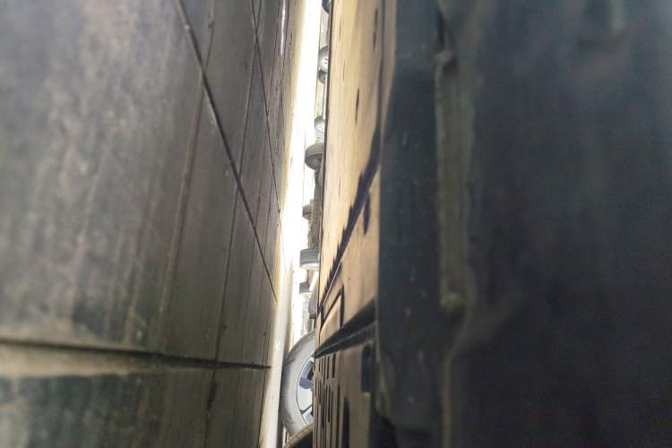 Used Volkswagen ID.7 VIZZION 2024 AIR model Left Side Sill