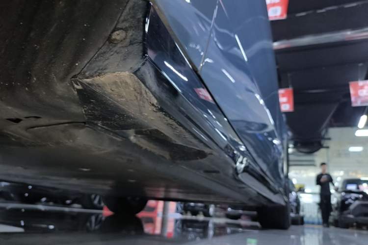 Used Volkswagen ID.7 VIZZION 2024 PRO Model Left Side Sill
