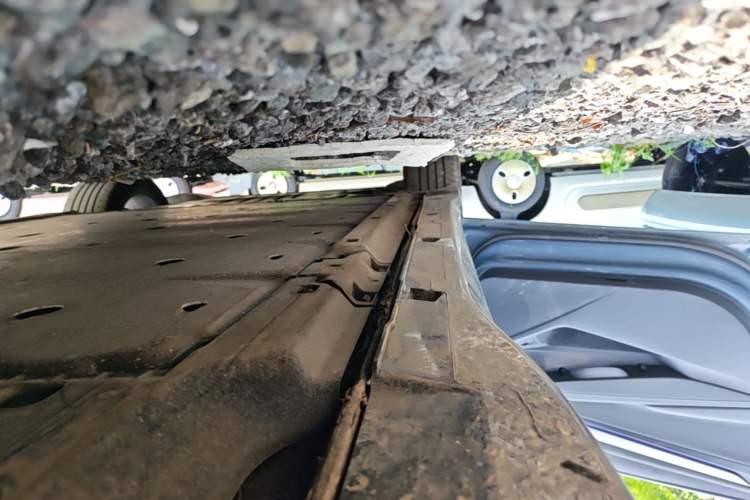 Used Volkswagen ID.7 VIZZION 2024 PRO Model Left Side Sill