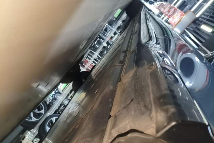 Used Volkswagen ID.7 VIZZION 2024 PRO Model Left Side Sill