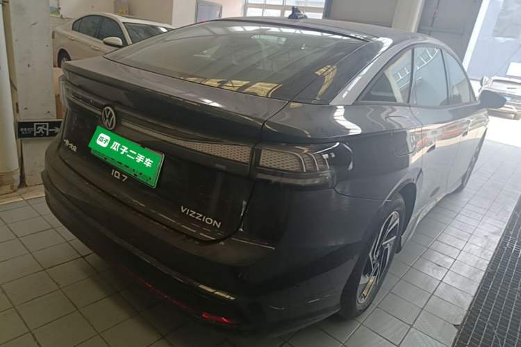 Used Volkswagen ID.7 VIZZION 2024 PRO Model Rear Right 45 Deg
