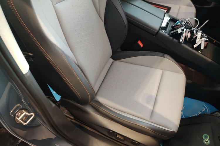 Used Volkswagen ID.7 VIZZION 2024 AIR model Right Front Seat